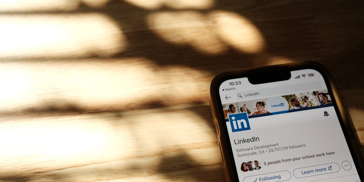 Copywriting para LinkedIn: persuasão sem perder credibilidade