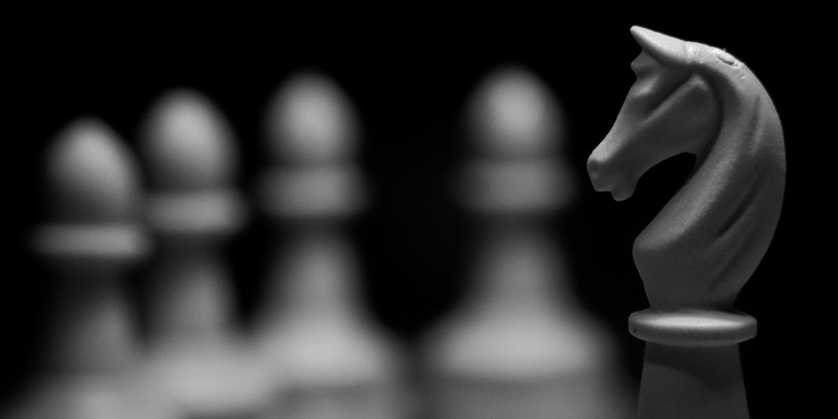 Técnica do contraste lógico: ideias opostas que vendem mais juntas